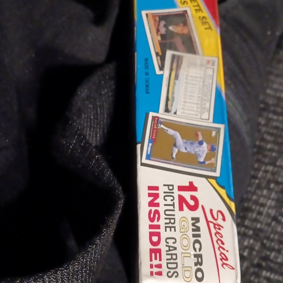 Topps 1992 micro baseball card factory sealed set with 12 micro gold cards - Picture 2 of 11
